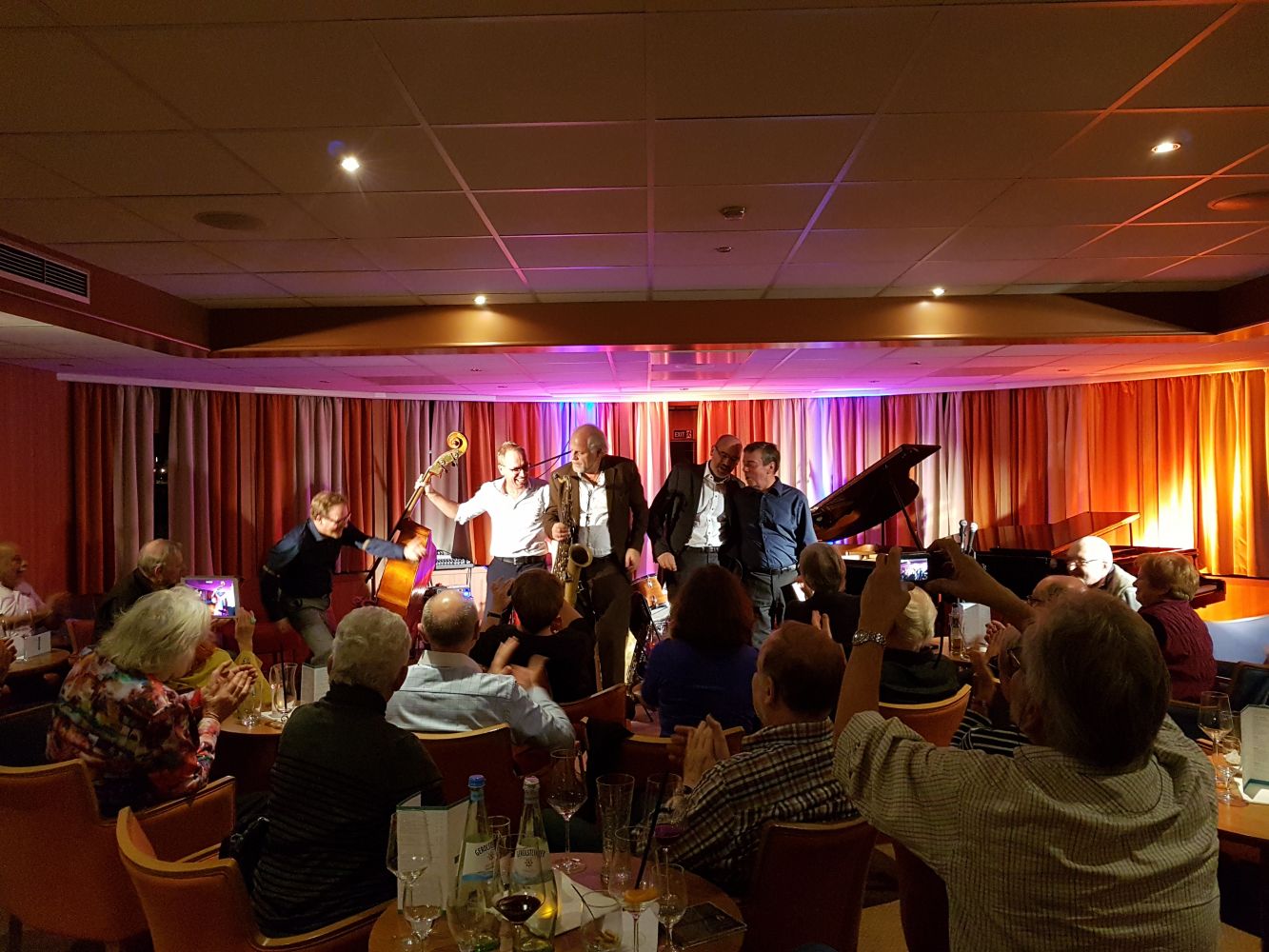 Boogie Flusskreuzfahrt Elbe 2018 (95) Zusatzkonzert mit Frank Muschalle, Dirk Engelmeyer, Matthias Klüter, Martin Pyrker und Stephan Holstein (95).jpg